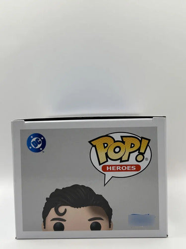 Funko Pop Superman 588 Battle Damaged Funko Shop Exclusivo